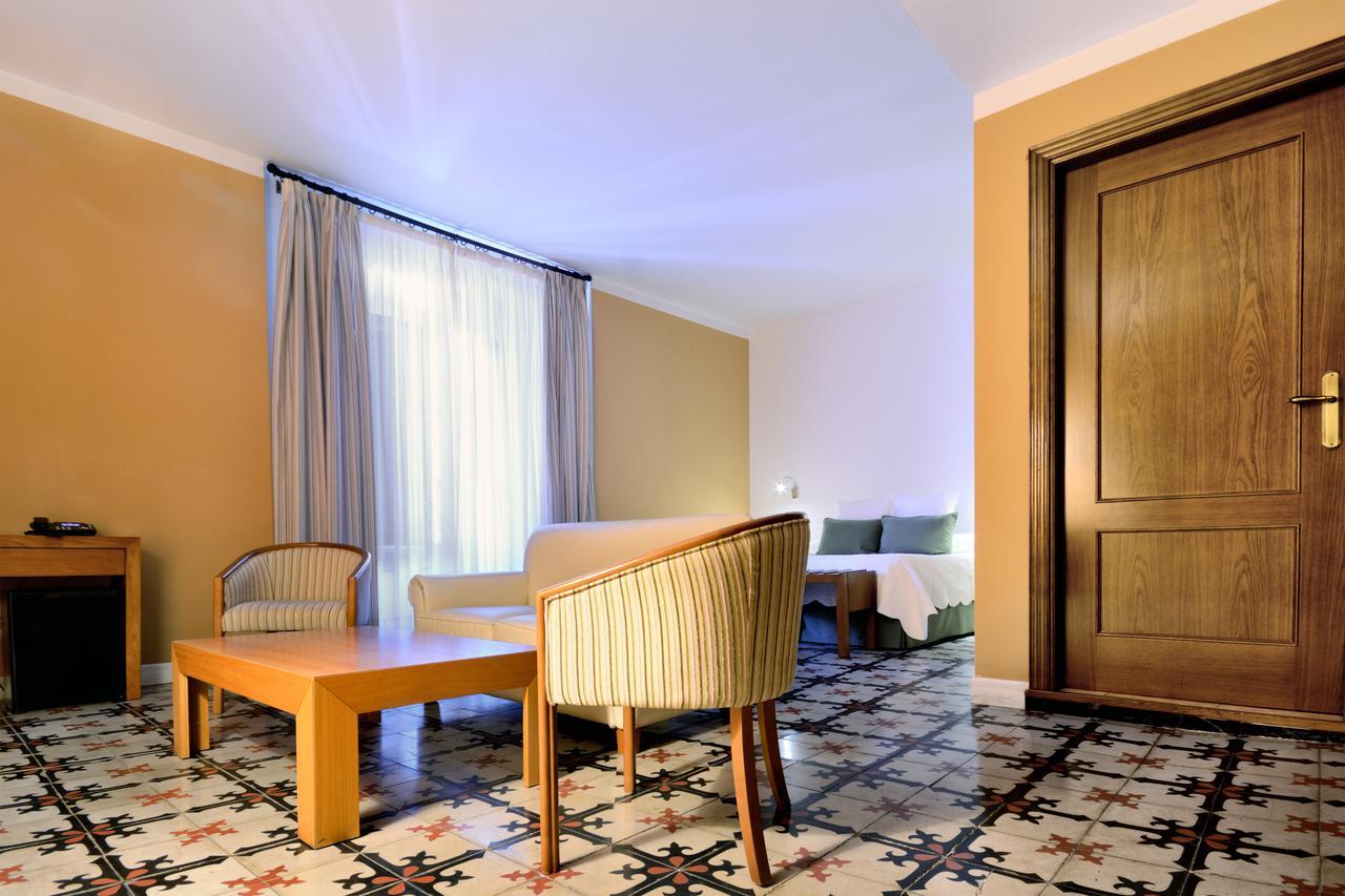 Hotel Ahc Palacio Кориа Экстерьер фото